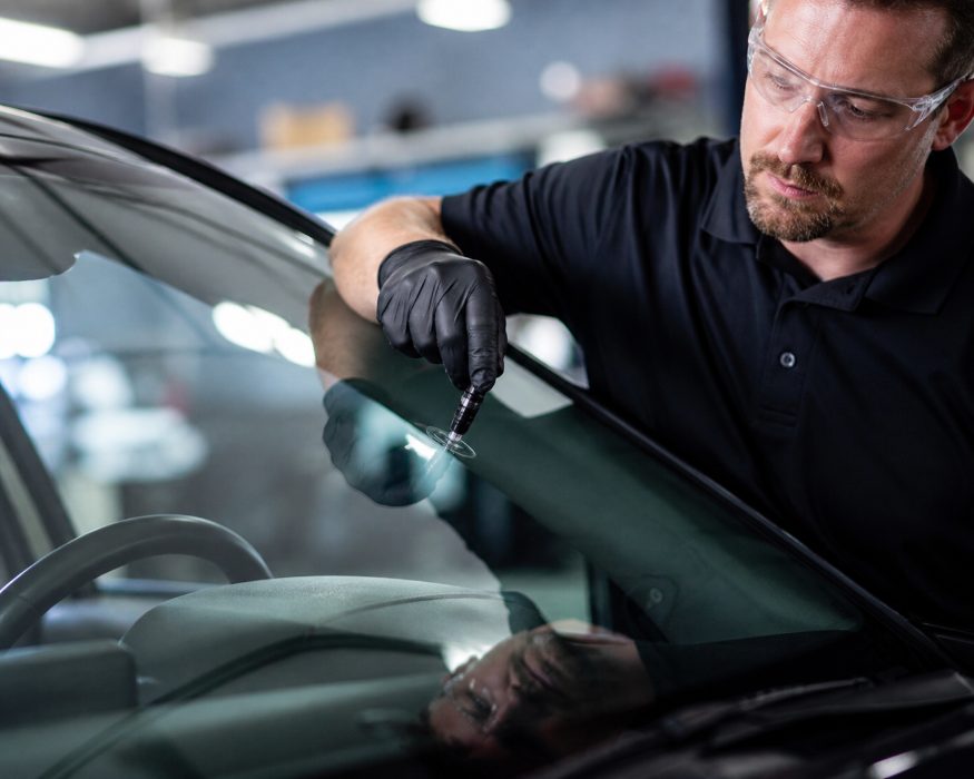 Auto glass repair technician in Bakersfield, CA